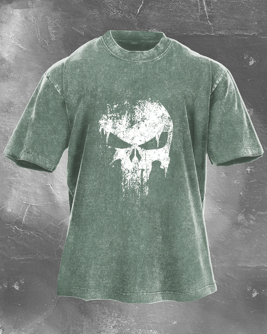 Vasket t-shirt med falmet dødningehoved