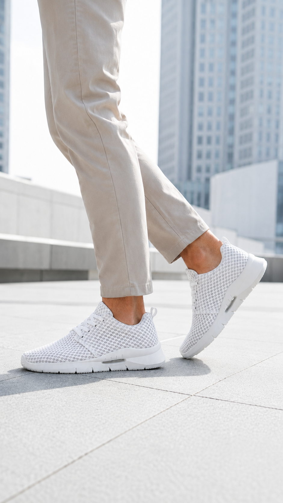 WYNR Lightweight Sneakers