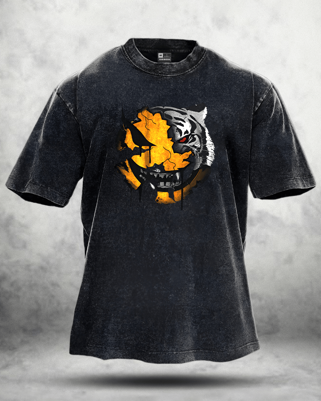 Camiseta Lavada con Carita Enojada