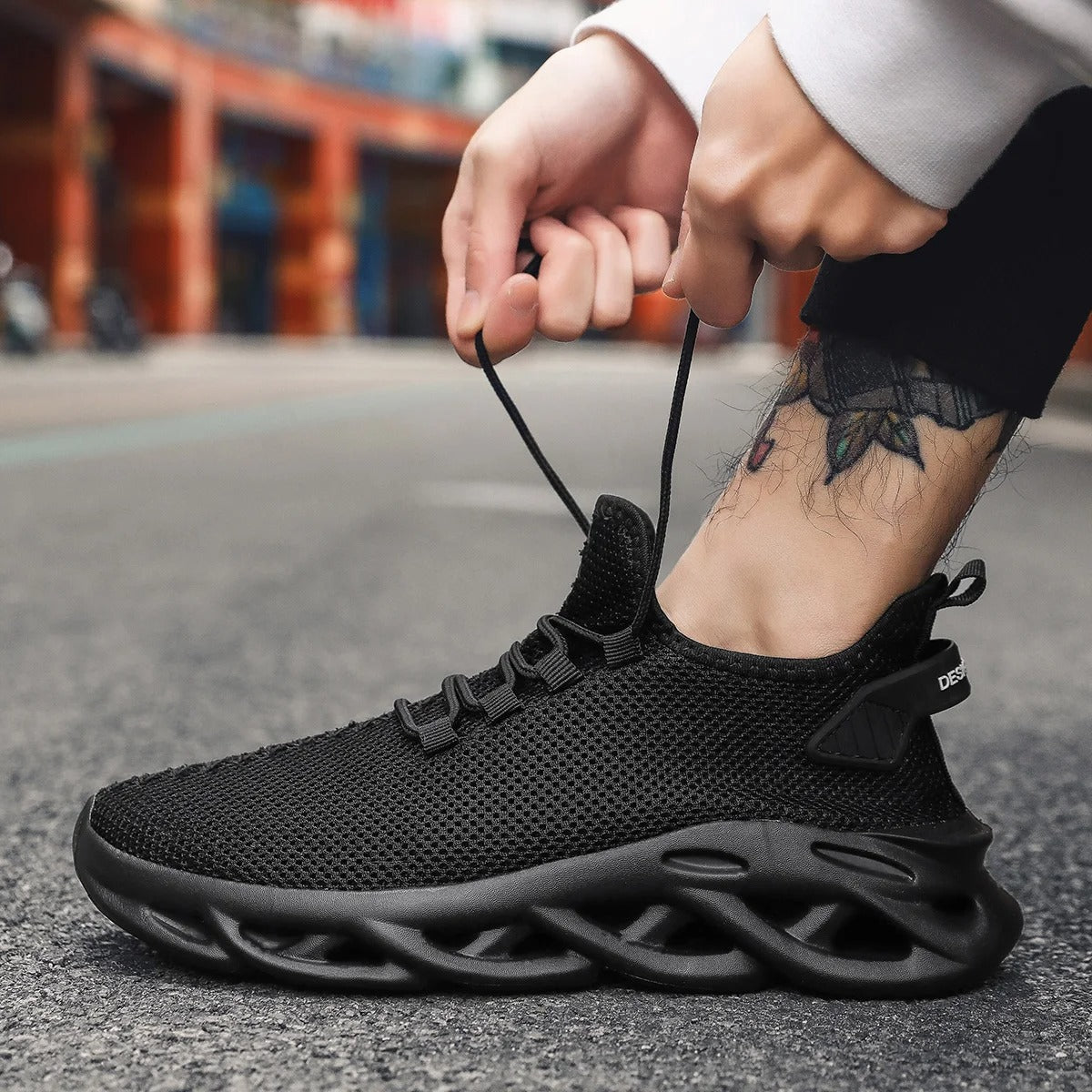 WYNR Lightweight Athletic Sneakers