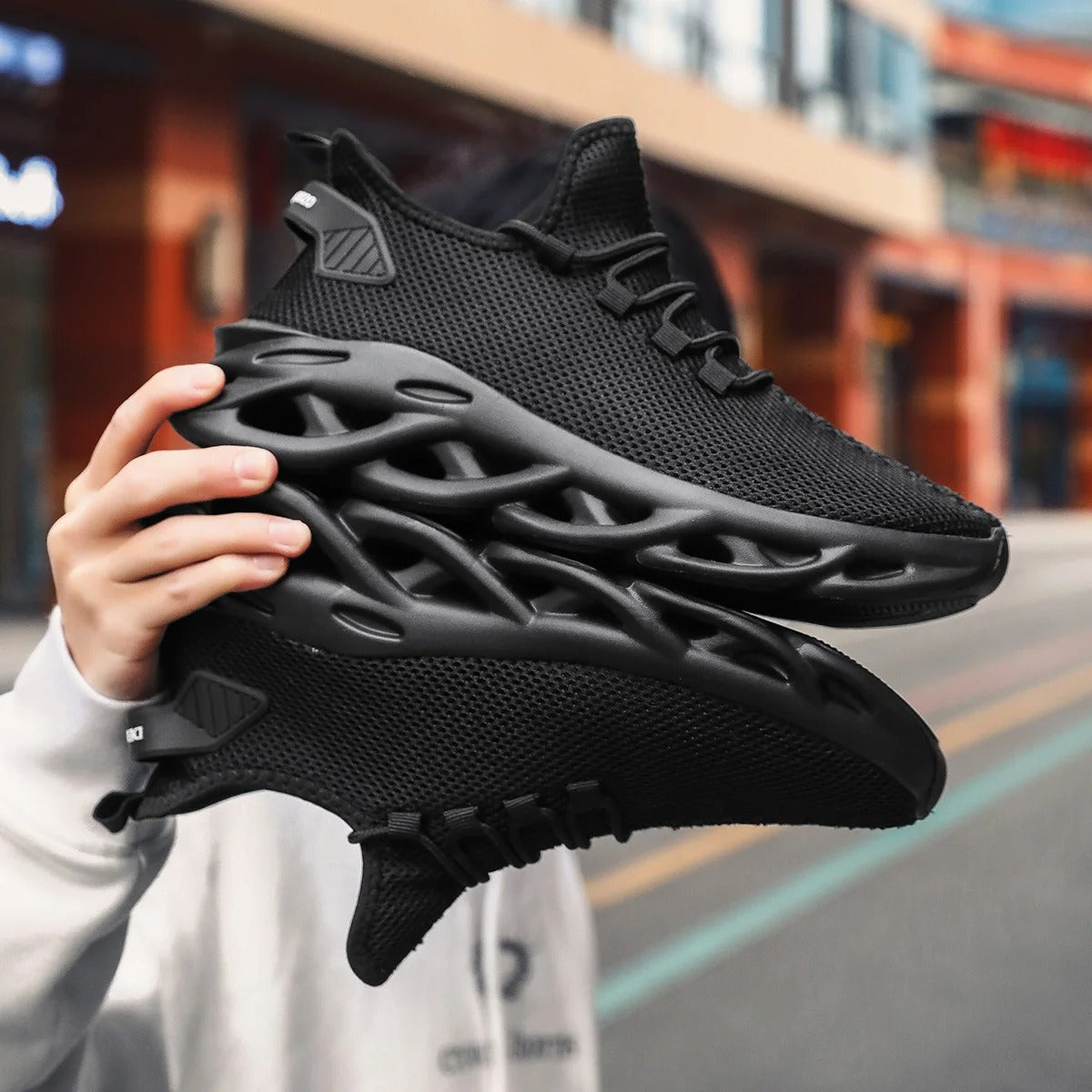 WYNR Lightweight Athletic Sneakers