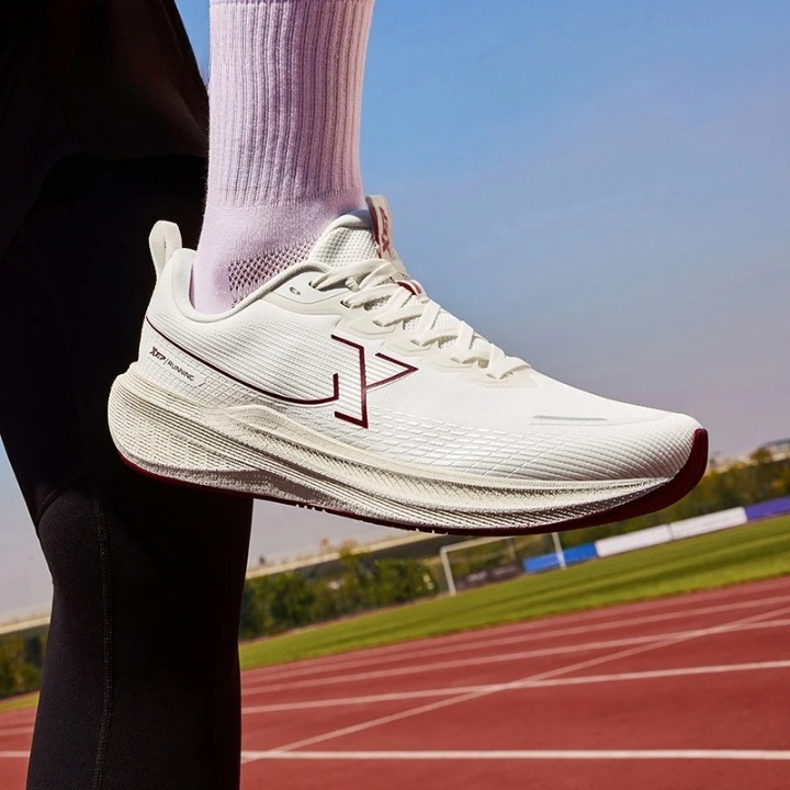 WYNR Xtep Runner Shoes