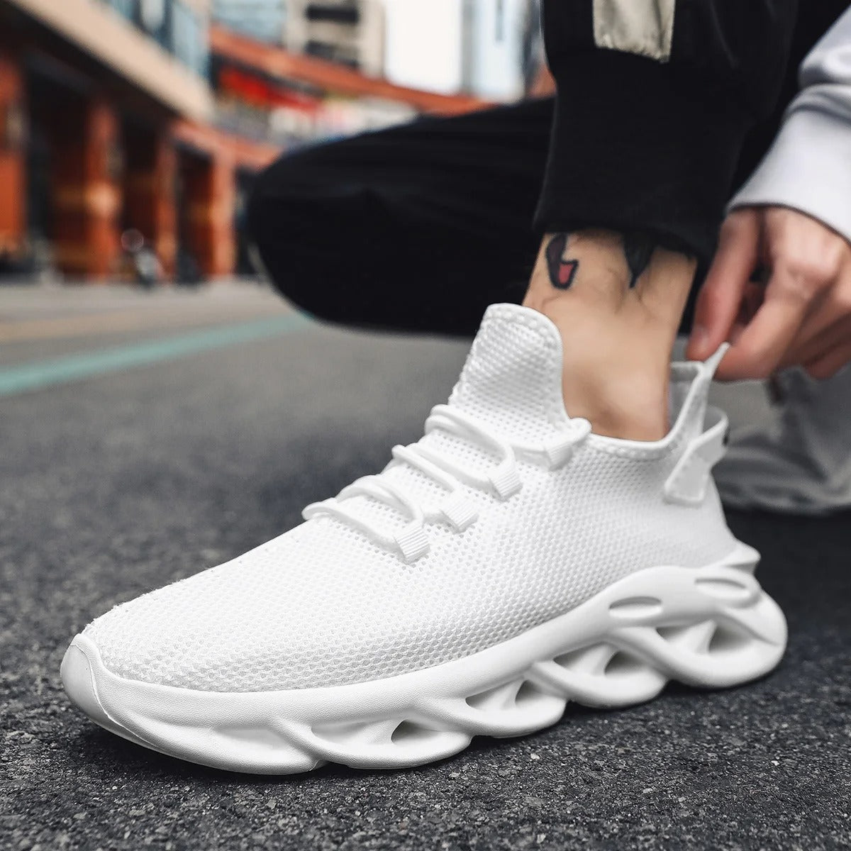 WYNR Lightweight Athletic Sneakers